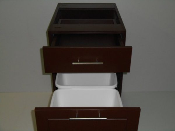 B21D1-DTPO----21" wide Base 1 Door 1 Drawer w/ Double Trash Pullout Cabinet