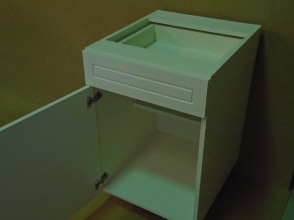 B18D1----18" wide Base 1 Door 1 Drawer Cabinet